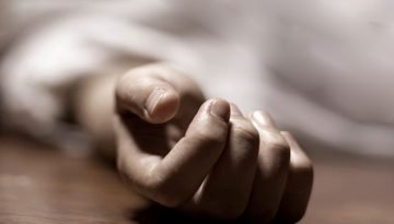 হাসপাতালে বৃদ্ধের রক্তাক্ত লাশ ফেলে পলায়ন