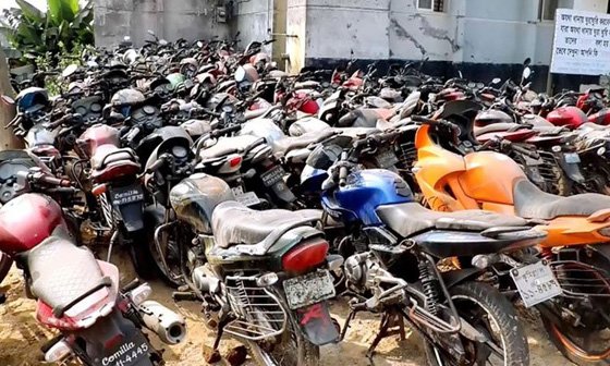 থানায় রোদ-বৃষ্টিতে নষ্ট হচ্ছে কোটি কোটি টাকার যানবাহন