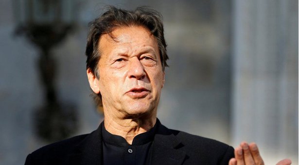 গণতন্ত্র উৎখাত করলেন ইমরান খান