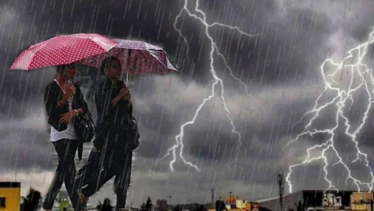 বুধবার বজ্রসহ বৃষ্টির পূর্বাভাস