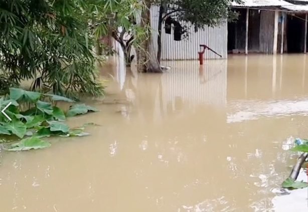 জনপদ পানির নিচে, উপরে যেমন আছে লাখো মানুষ