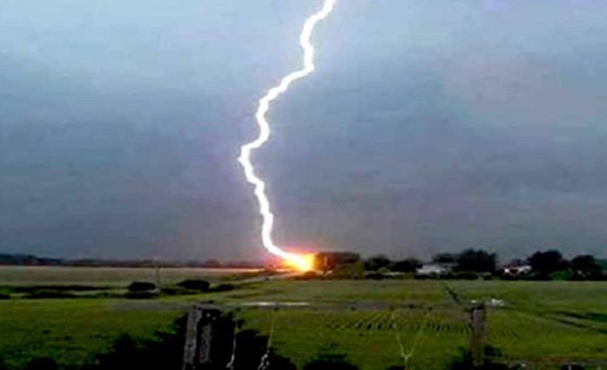 বাংলাদেশে আশঙ্কাজনক হারে বজ্রপাতে প্রাণহানি বাড়ছে