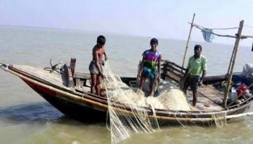 ভরা মৌসুমেও ধরা পড়ছে না ইলিশ