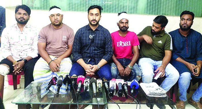 অস্ত্র হাতে সোহাগ –বি এনপি ও ছাএদলের কেউ না! 