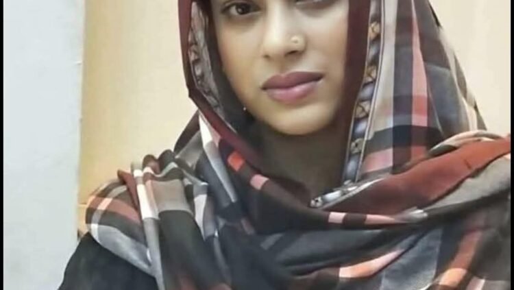 জনপ্রিয় বাংলাদেশী চলচ্চিত্র অভিনেত্রী সাদিকা পারভীন পপি